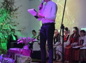 „Nikt nie porzuca ziemi, z której wyrasta”