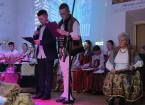 „Nikt nie porzuca ziemi, z której wyrasta”