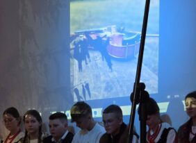 „Nikt nie porzuca ziemi, z której wyrasta”