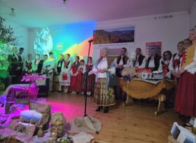 „Nikt nie porzuca ziemi, z której wyrasta”